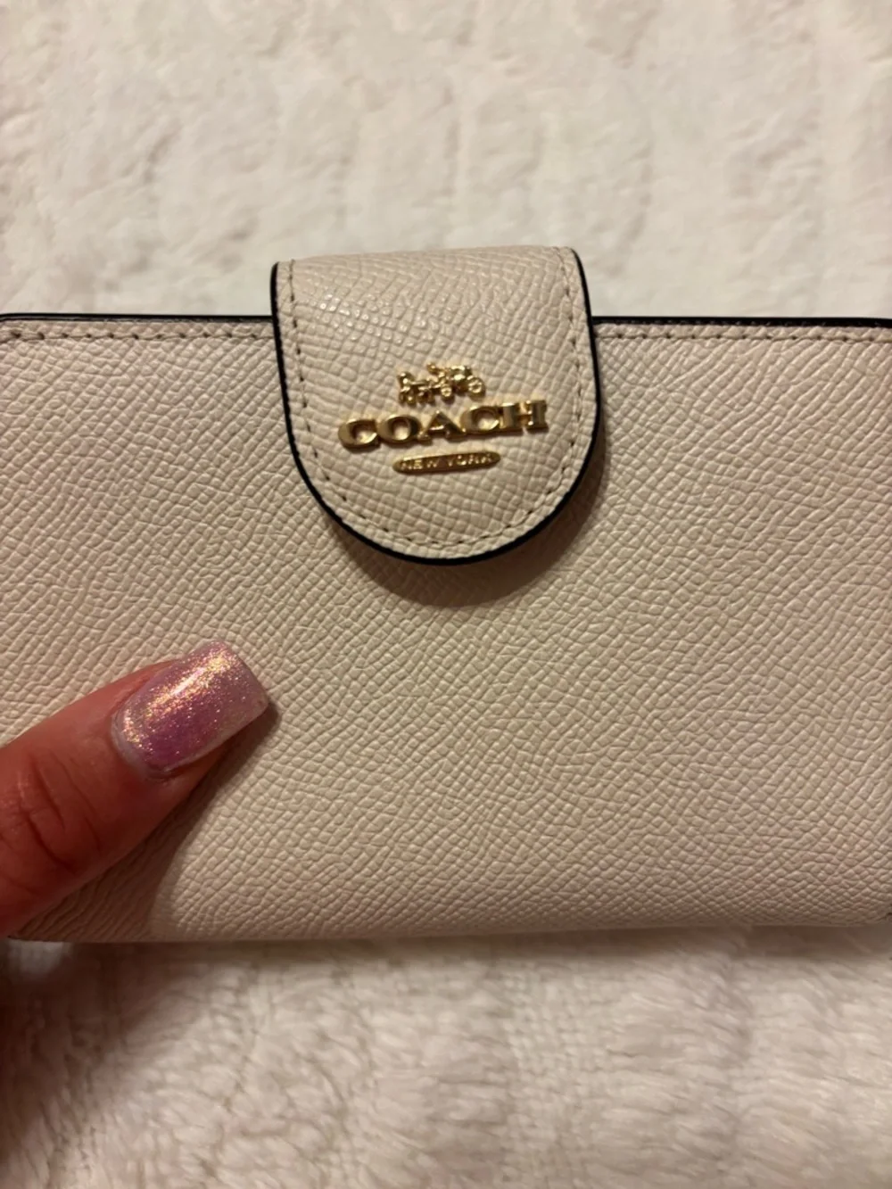 COACH Medium Corner Zip Wallet in Gold/Chalk Leather - Picture 2 of 6